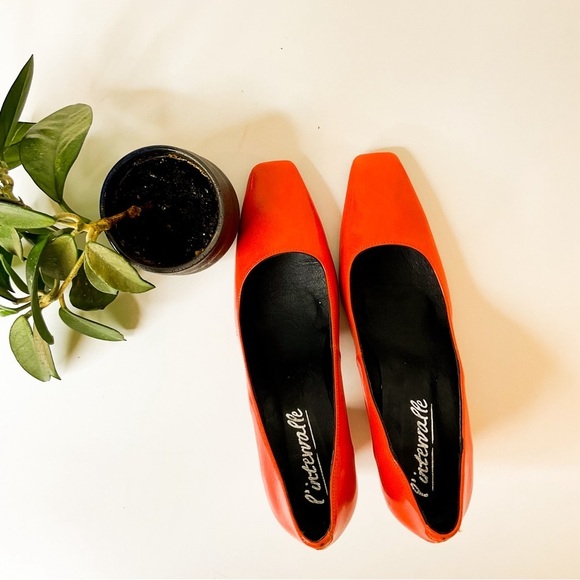 L’INTERVALLE Red Leather Glossy Platform Heels - Picture 8 of 12